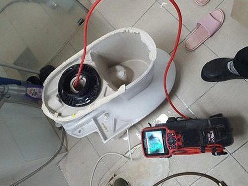 시흥동 하수구막힘 배관 내부 상태와 배수 흐름을 점검하는 과정